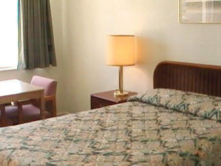 Hometown Inn Galion Exterior photo